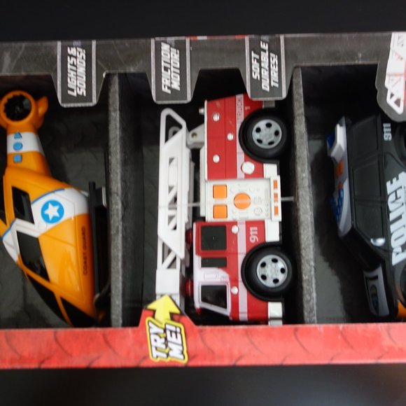 Maxx Action 3-Pack Fire & Rescue Die-Cast Vehicle Set for 3+ Years old New - Picture 3 of 11